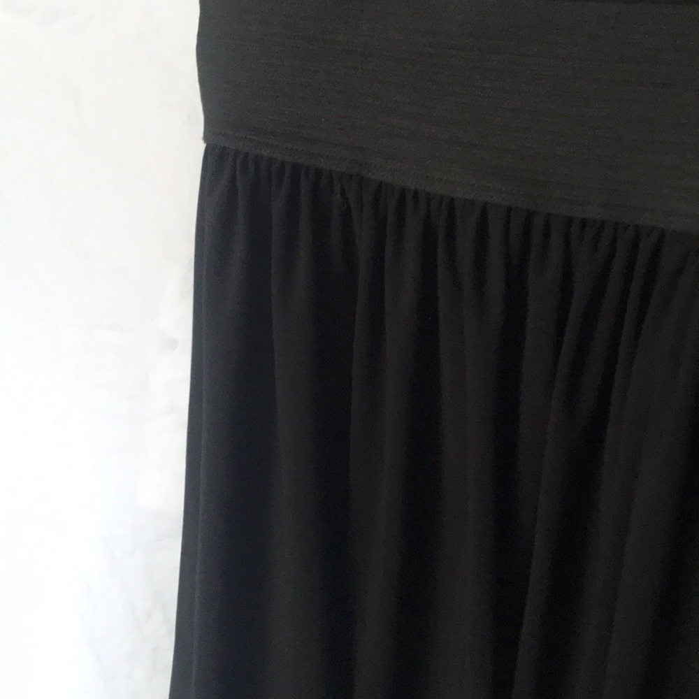 Maurice’s Scrunched black skirt - Picture 4 of 4